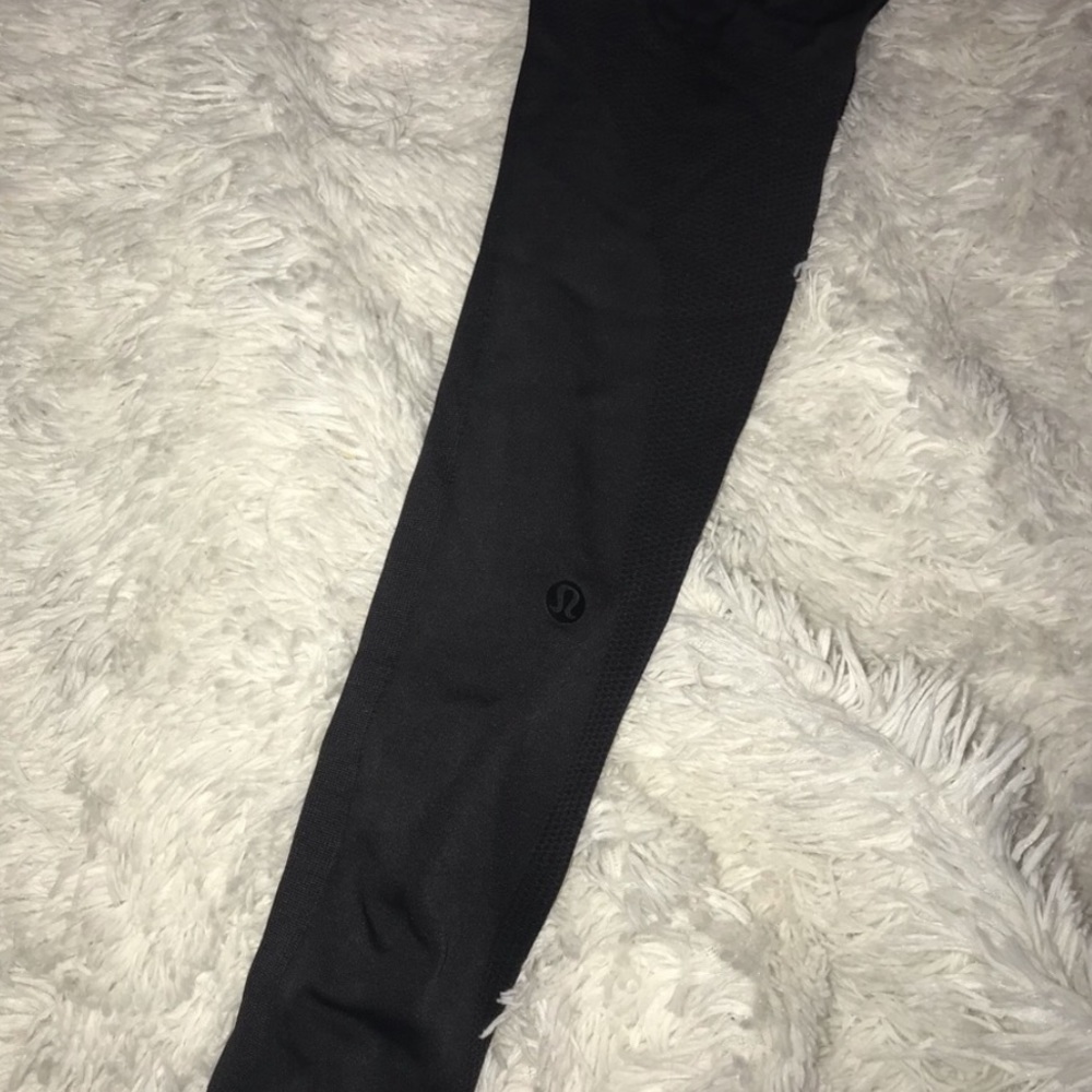 Lulu lemons leggings and boyfriend jeans